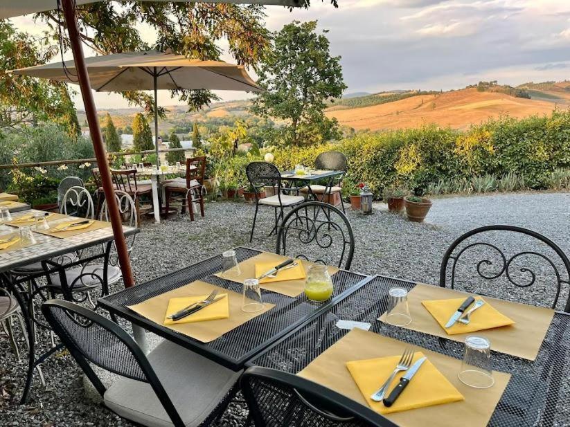 Agriturismo Biofattoria L'Upupa Montalcino Exterior photo