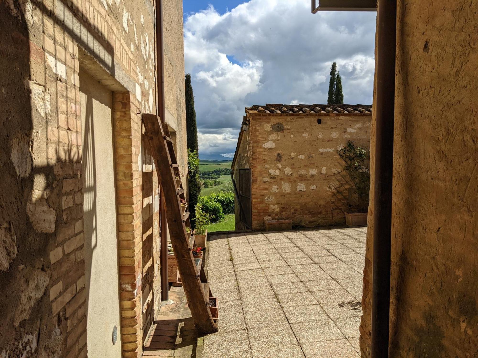 Agriturismo Biofattoria L'Upupa Montalcino Exterior photo